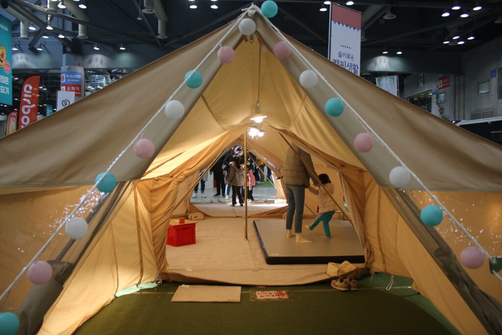 Has anyone else seen how awesome the Korean/Japanese tent market